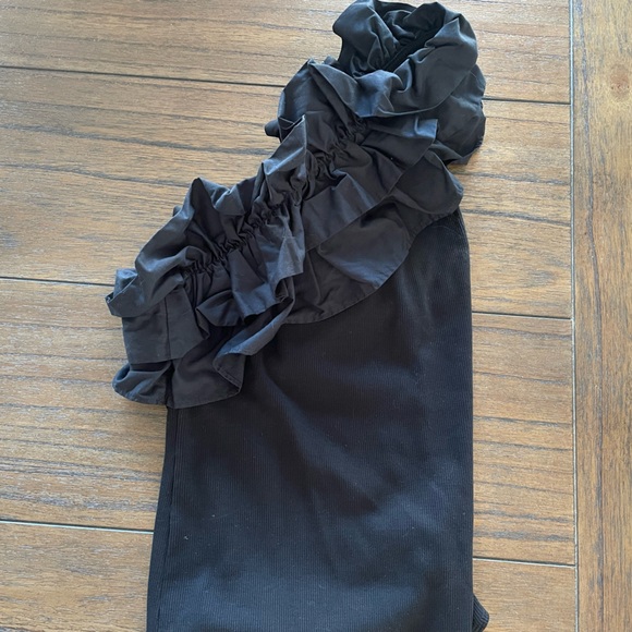 Express Tops - NWT Express one shoulder ruffle bodysuit